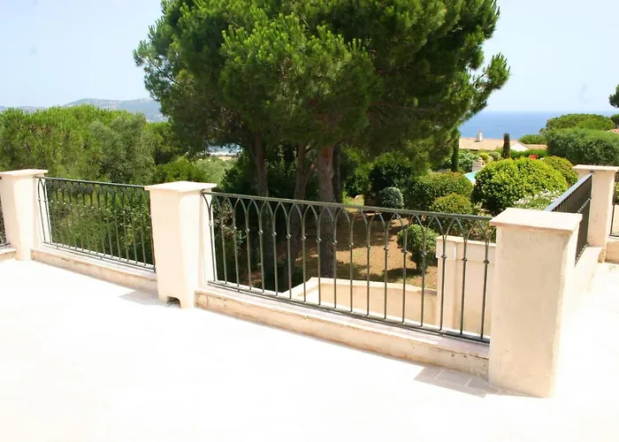 Maison élégante à Avec Vue Sur La Casa de Férias