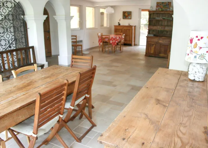 Maison élégante à Avec Vue Sur La *